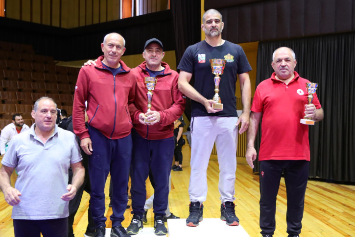 НСА е отборен шампион на България.