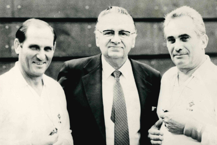 Генчо Зарев (вляво), Милан Ерсеган, президент на Международната федерация, и Михаил Борисов (от ляво на дясно)